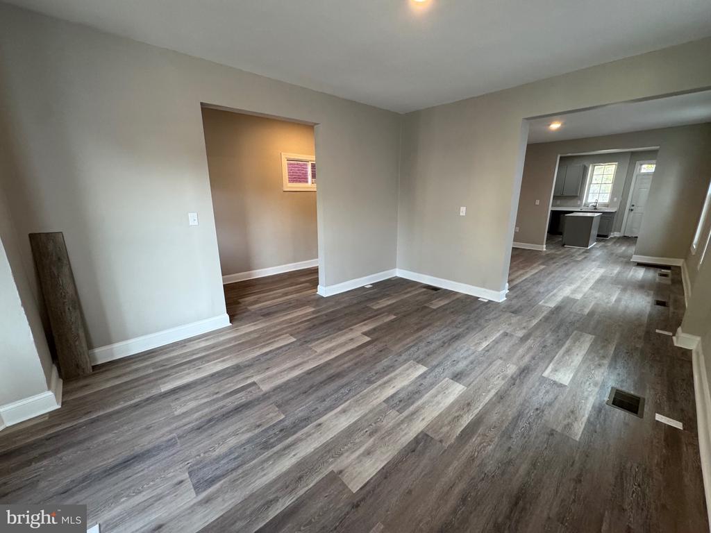 212 W JOHN STREET