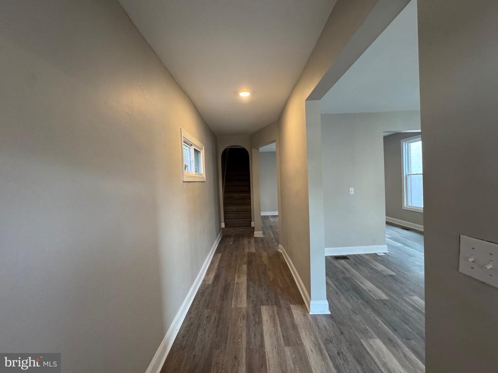 212 W JOHN STREET