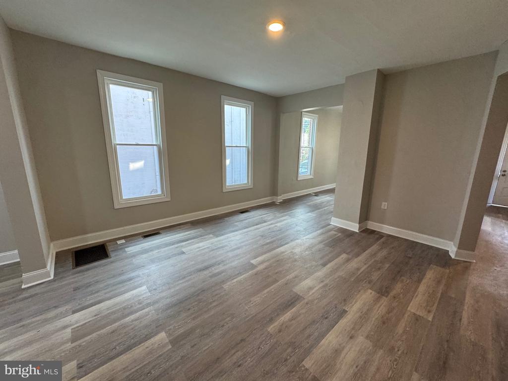 212 W JOHN STREET