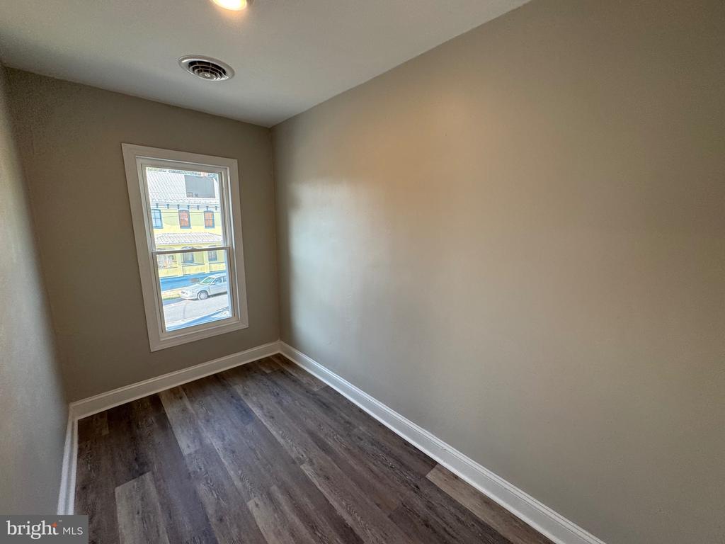212 W JOHN STREET