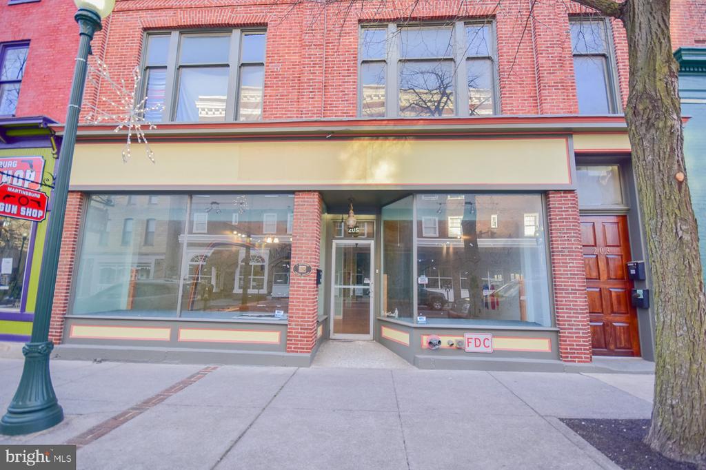 205 QUEEN STREET N