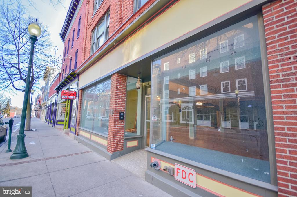 205 QUEEN STREET N