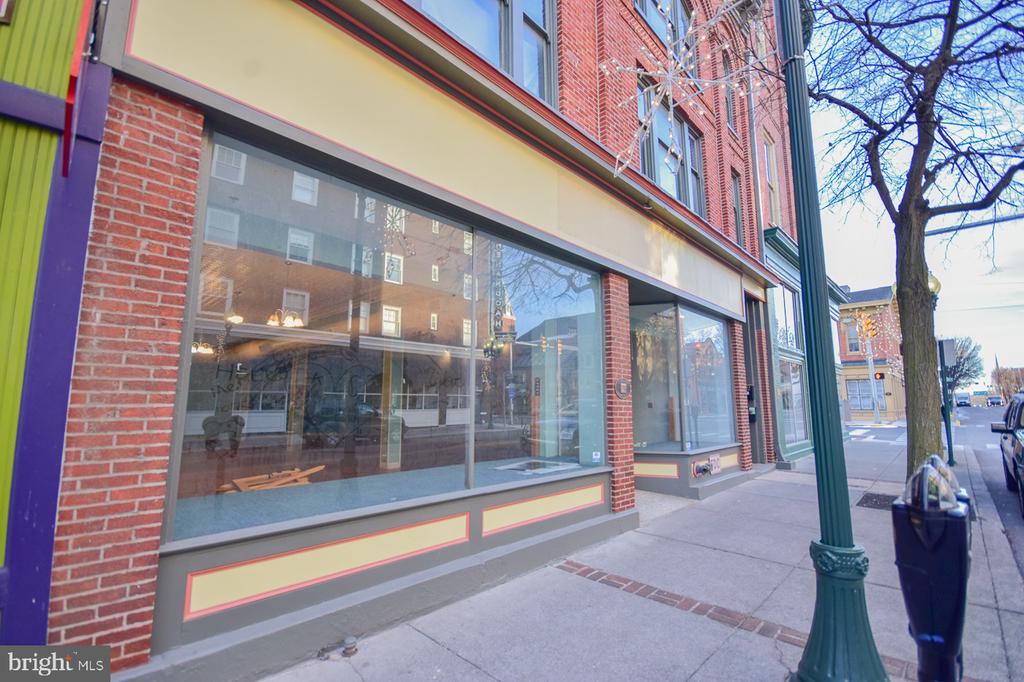 205 QUEEN STREET N