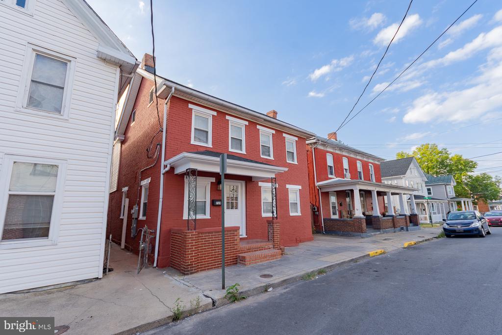 719 2ND STREET
