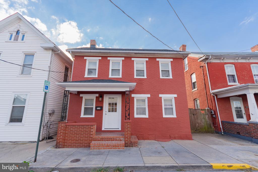 719 2ND STREET