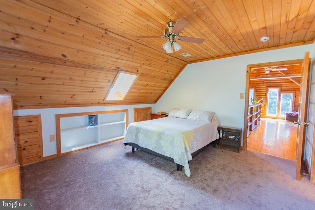 1337 CEDAR LANE