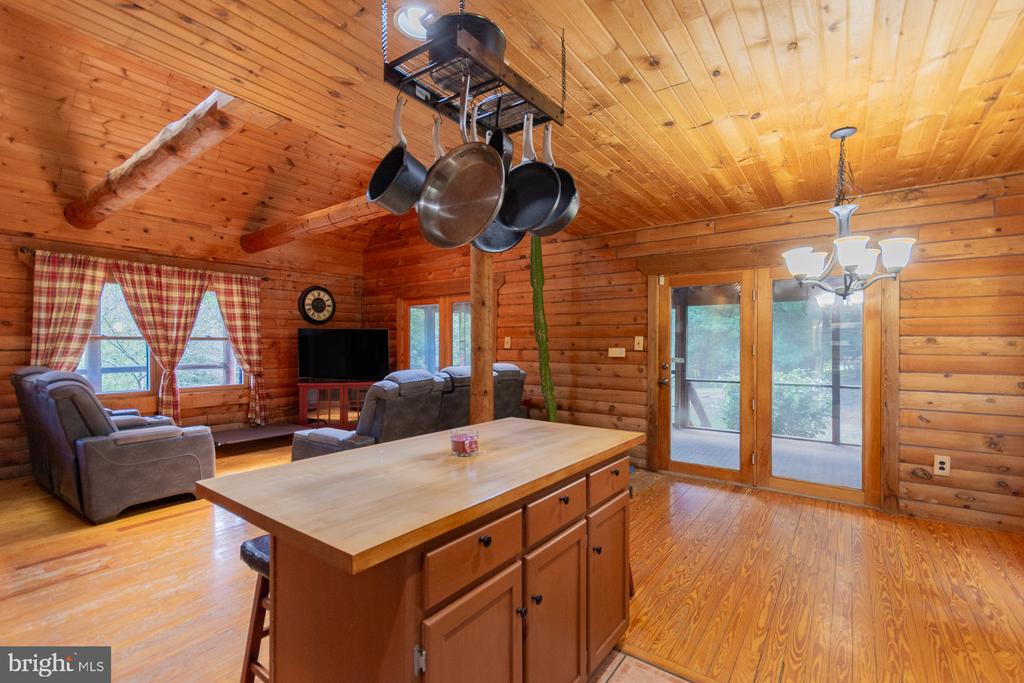 1337 CEDAR LANE