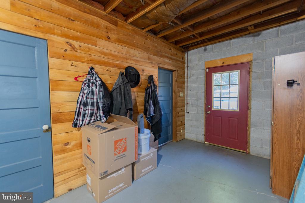 1337 CEDAR LANE