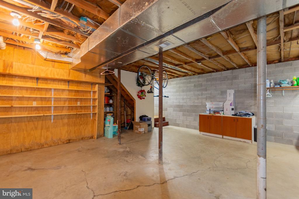 1337 CEDAR LANE