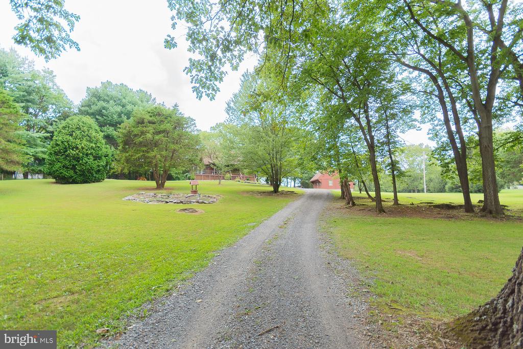 1337 CEDAR LANE