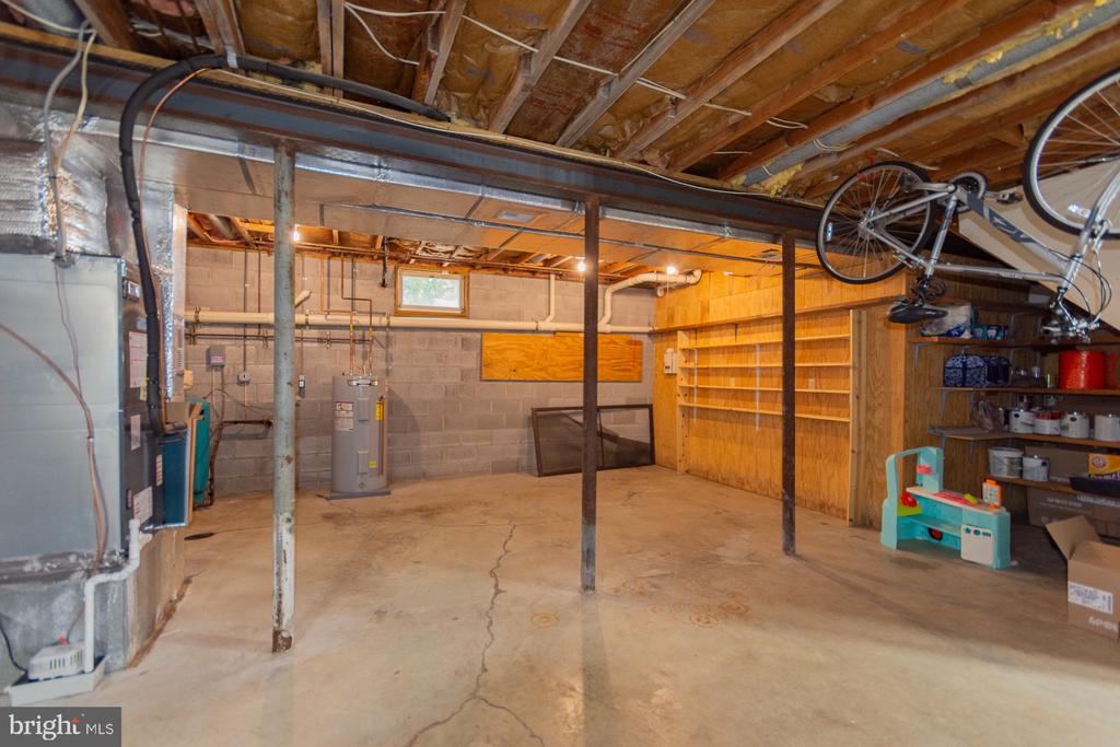1337 CEDAR LANE