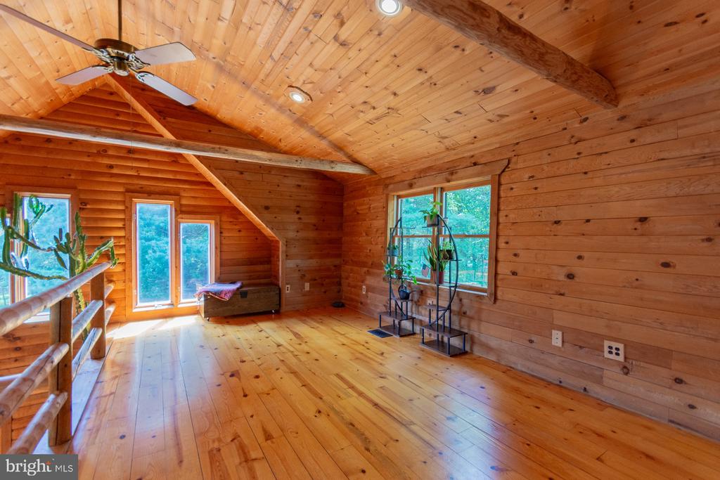 1337 CEDAR LANE