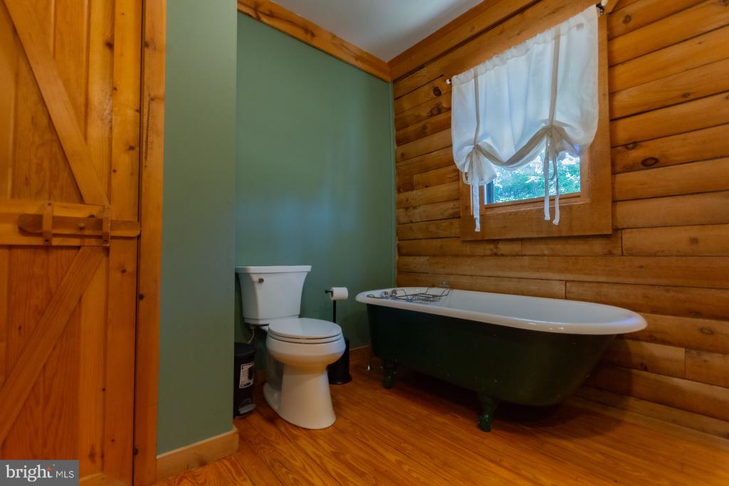 1337 CEDAR LANE