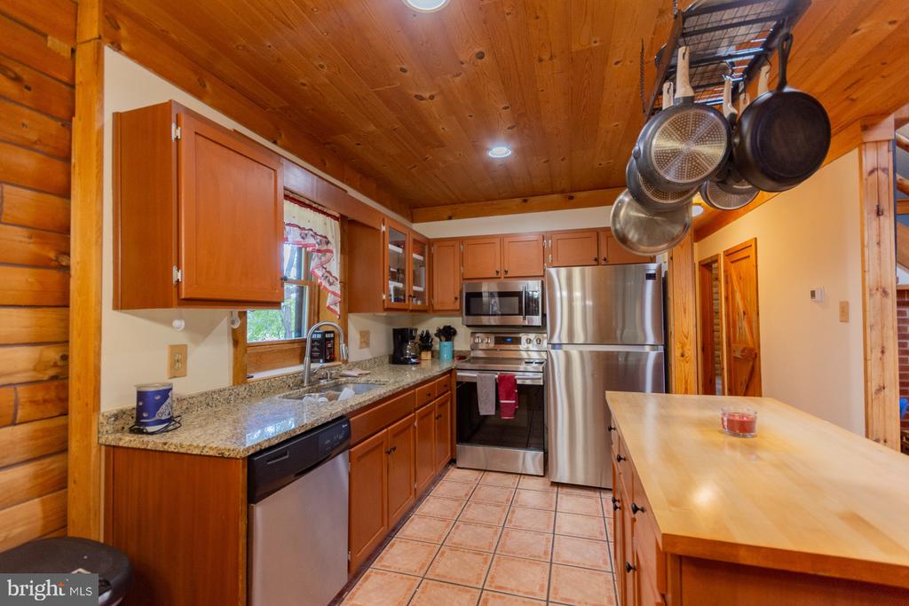 1337 CEDAR LANE