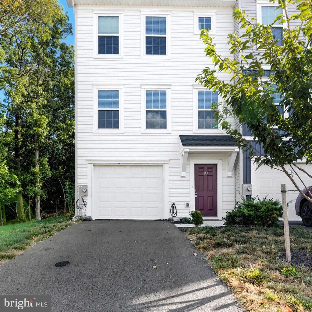 182 FURLONG WAY