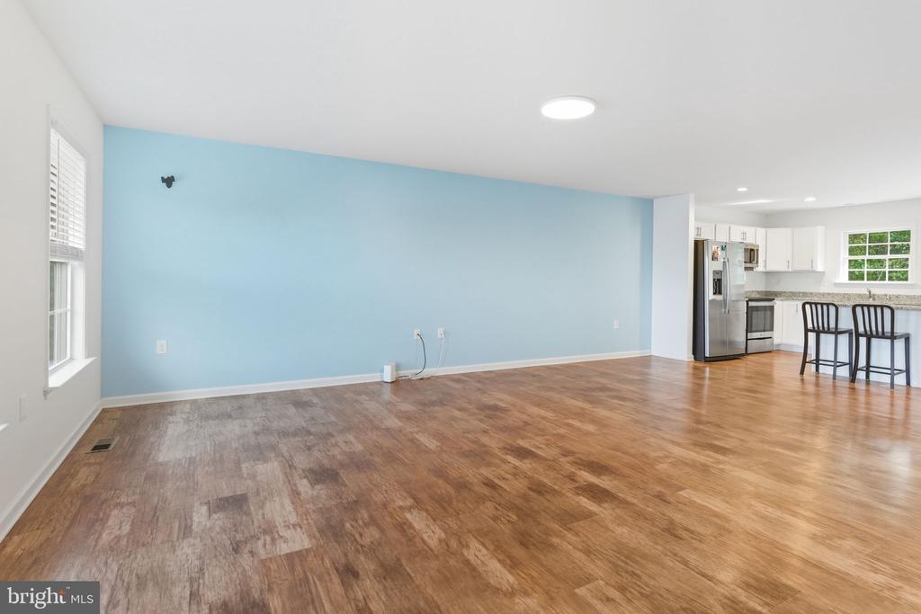 182 FURLONG WAY