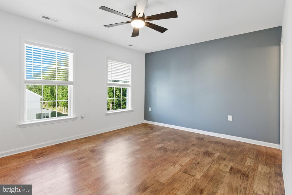 182 FURLONG WAY