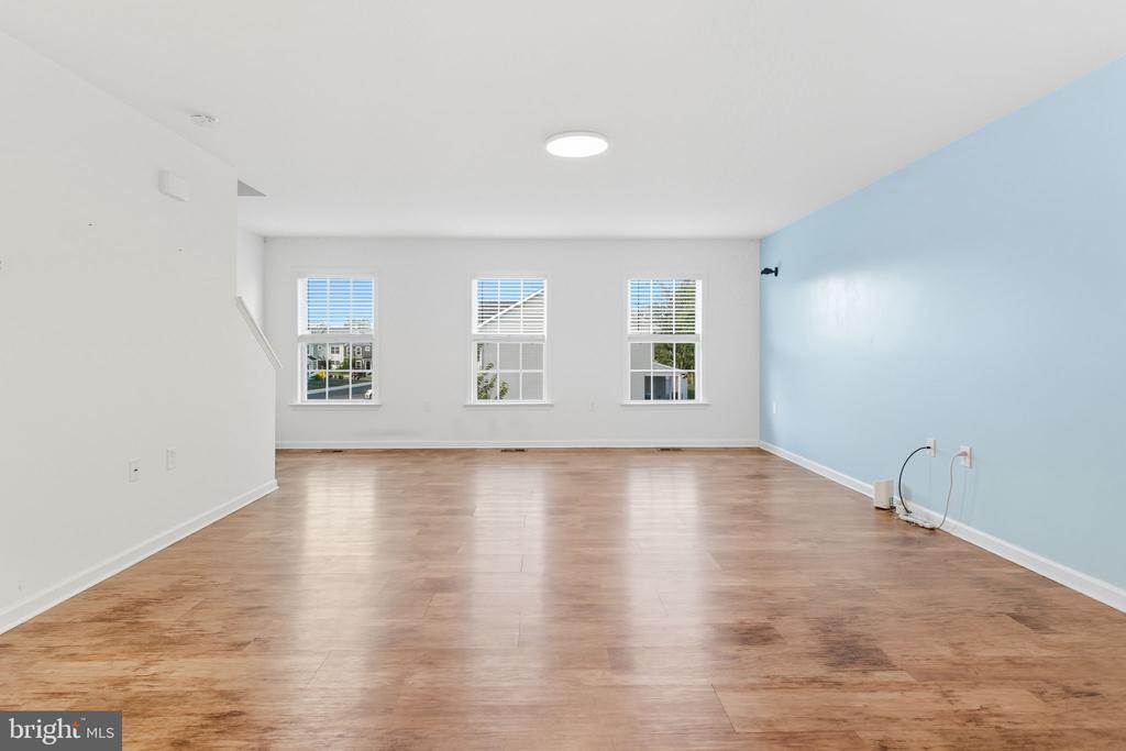 182 FURLONG WAY