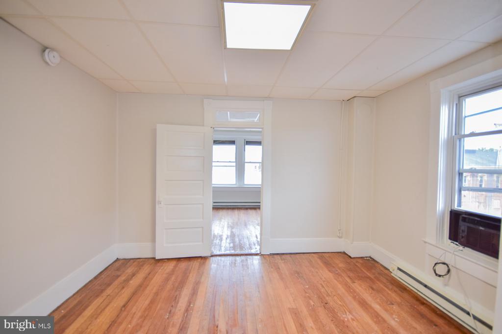 117 E MARTIN STREET Unit: 3