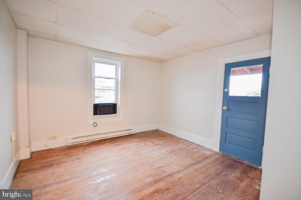 117 E MARTIN STREET Unit: 3