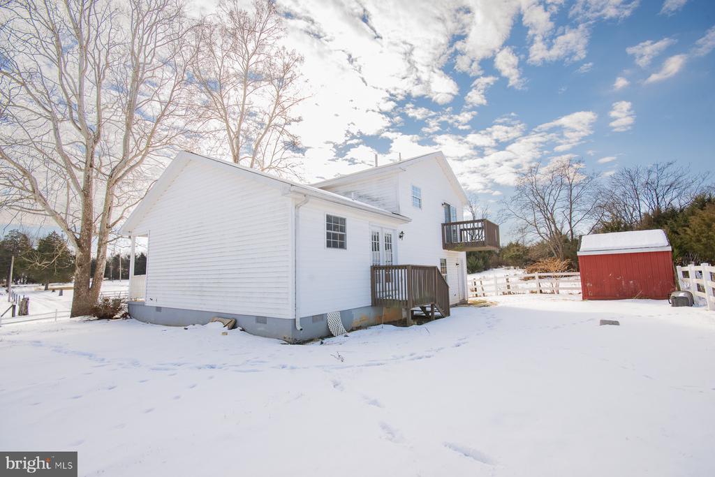 989 CEDAR LANE