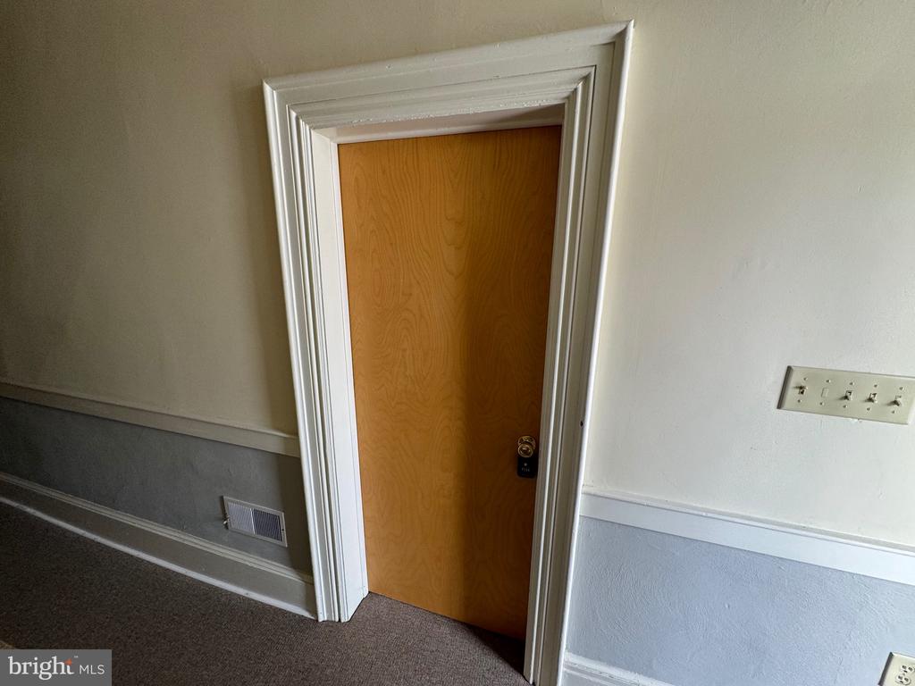 203 W JOHN ST, APT 4