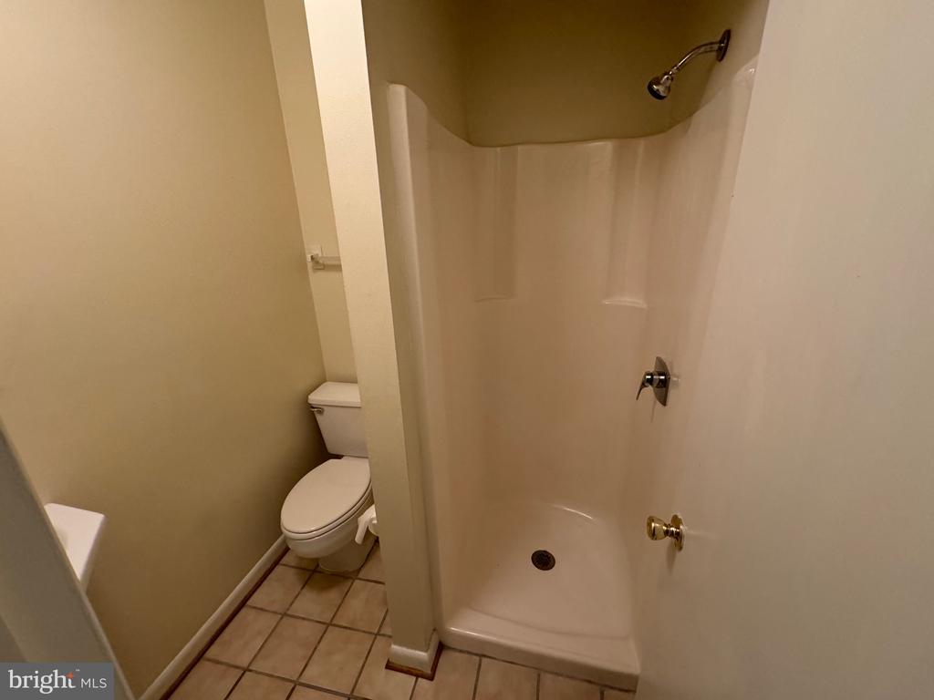 203 W JOHN ST, APT 4