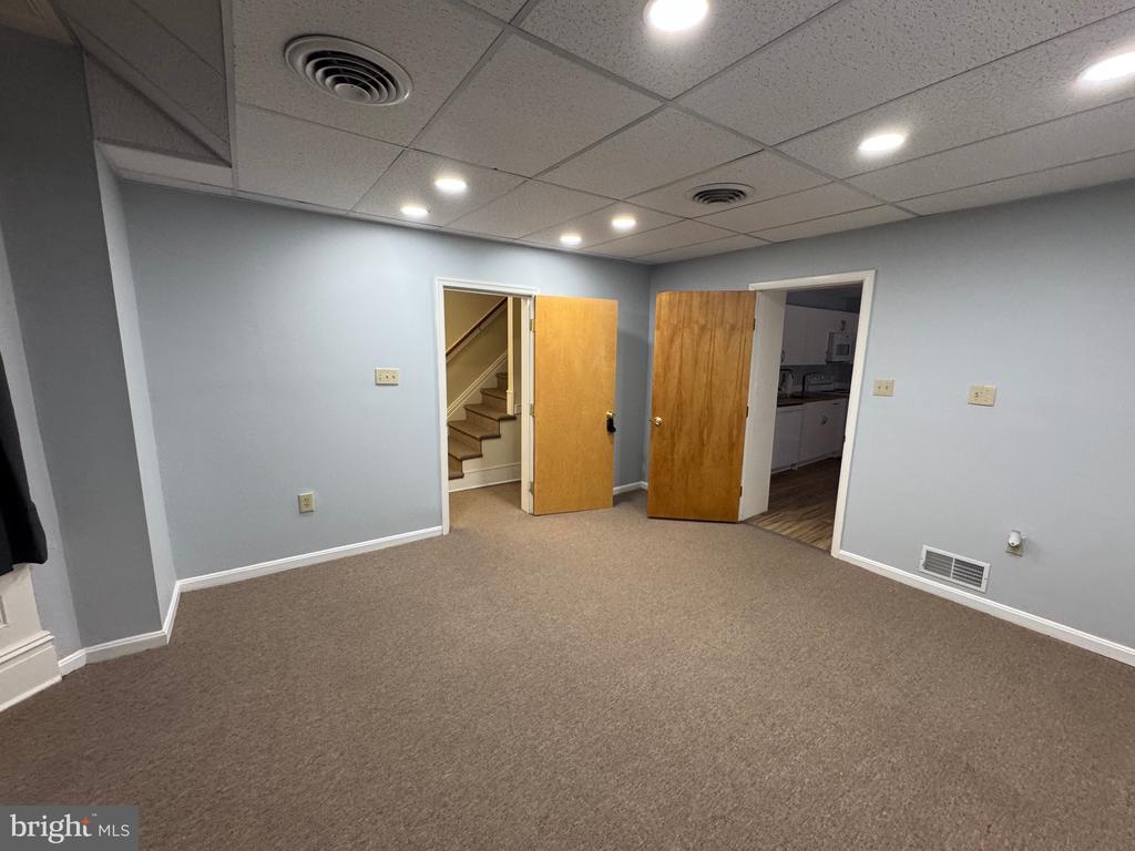 203 W JOHN ST, APT 4