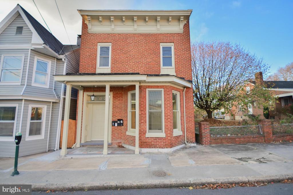 203 W JOHN ST, APT 4