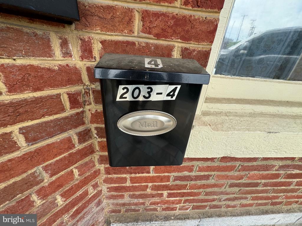 203 W JOHN ST, APT 4