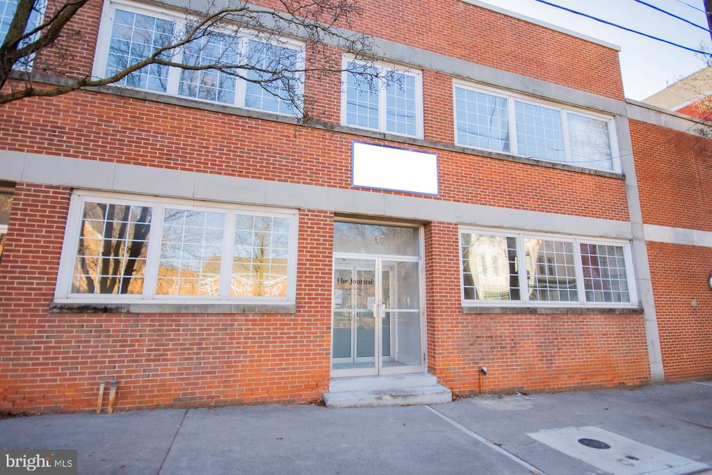 207 W KING STREET