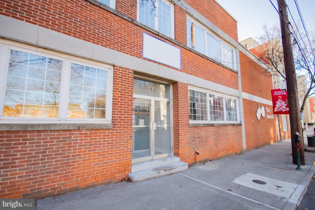 207 W KING STREET