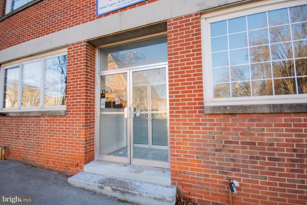 207 W KING STREET