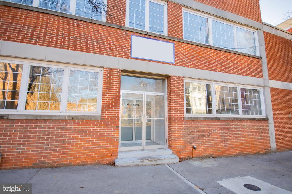 207 W KING STREET