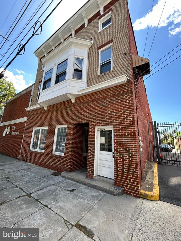 213 W KING STREET
