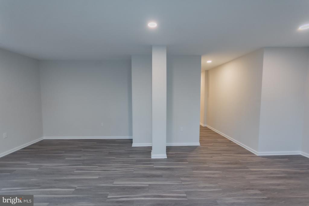 215 W KING STREET Unit: APT B