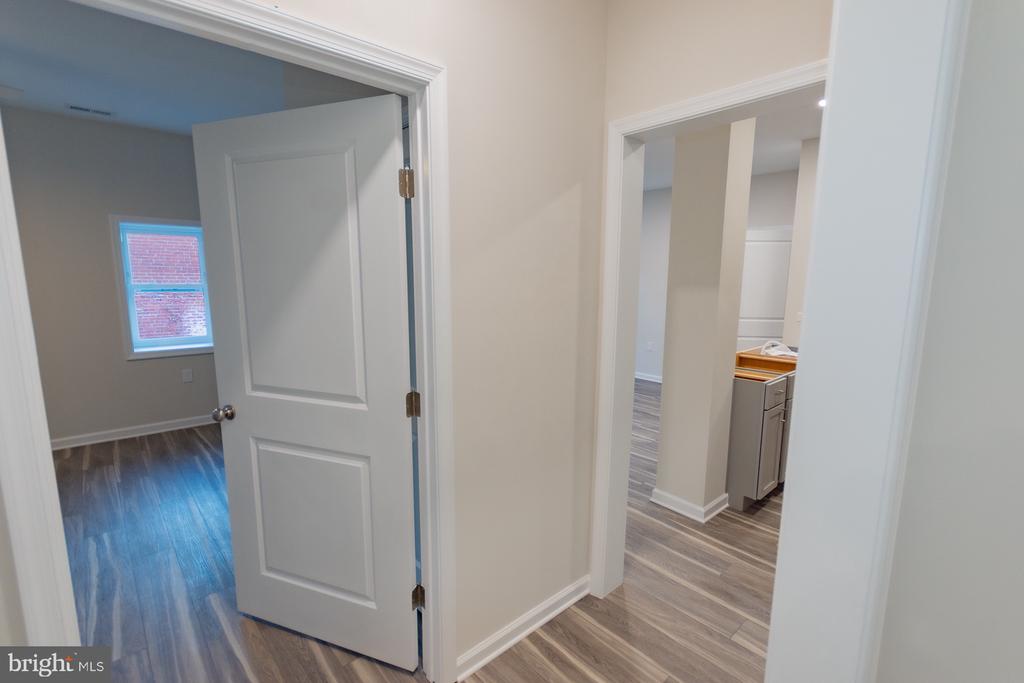 215 W KING STREET Unit: APT B