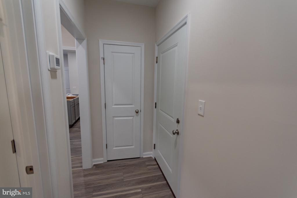 215 W KING STREET Unit: APT B