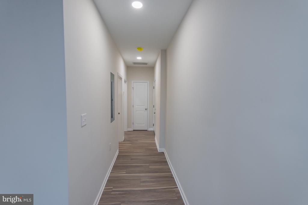 215 W KING STREET Unit: APT B