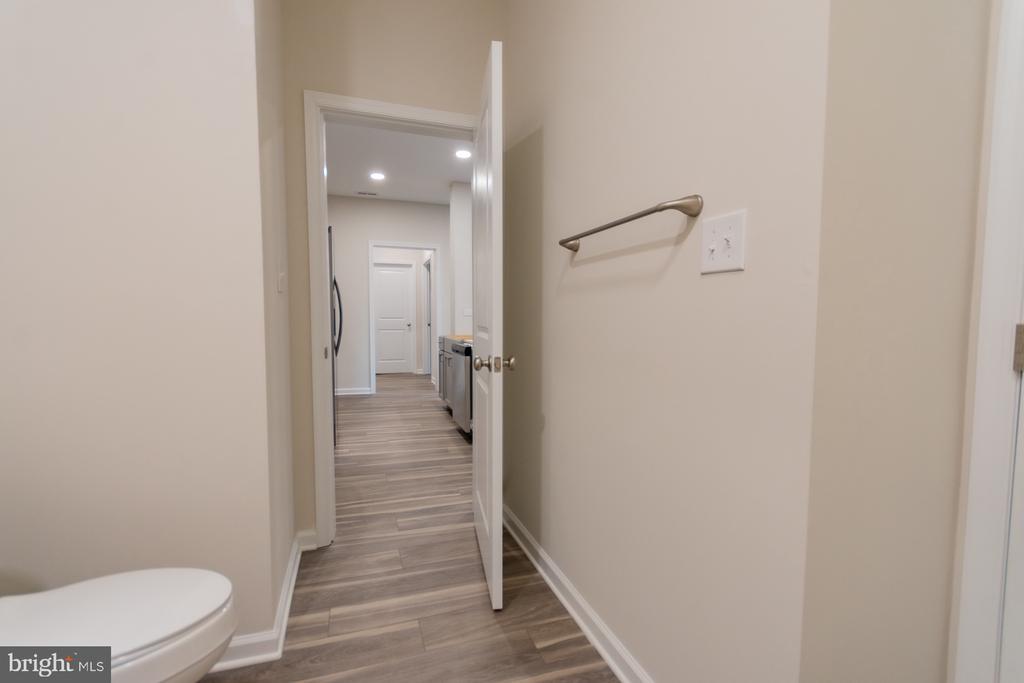 215 W KING STREET Unit: APT B