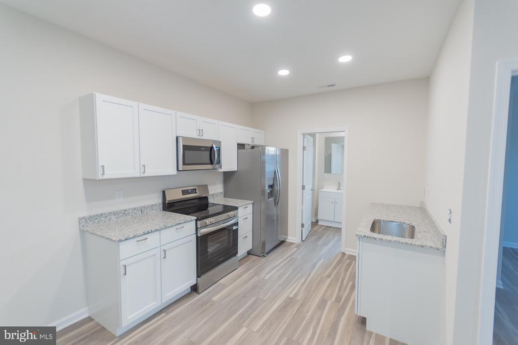 215 W KING STREET Unit: APT C