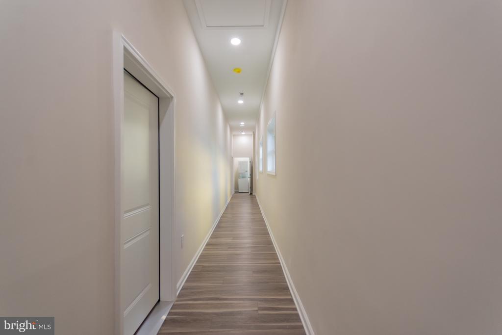 215 W KING STREET Unit: APT C