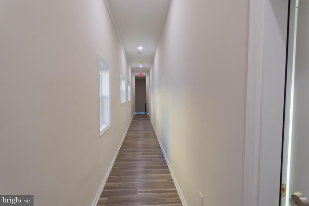 215 W KING STREET Unit: APT C