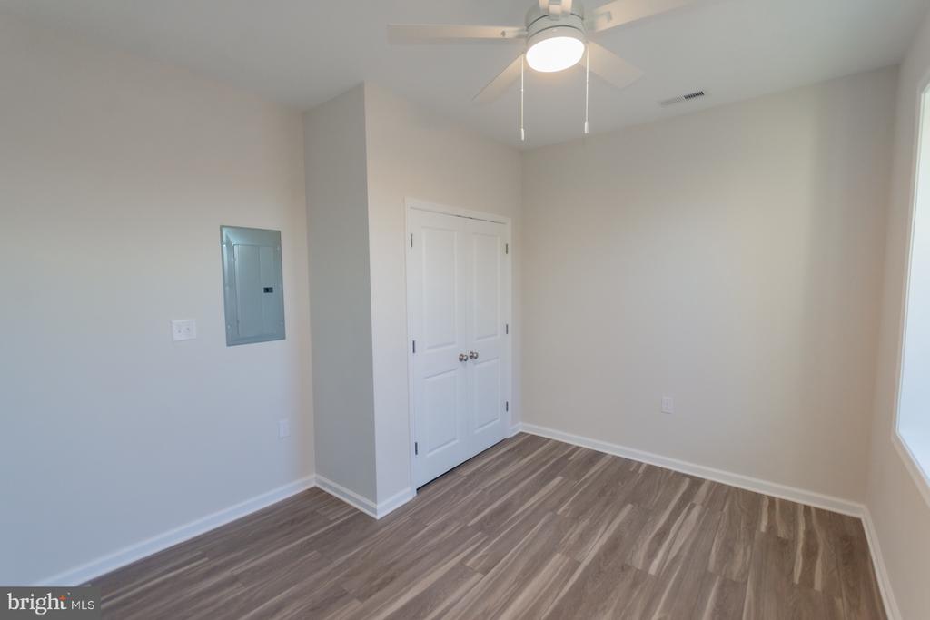 215 W KING STREET Unit: APT C
