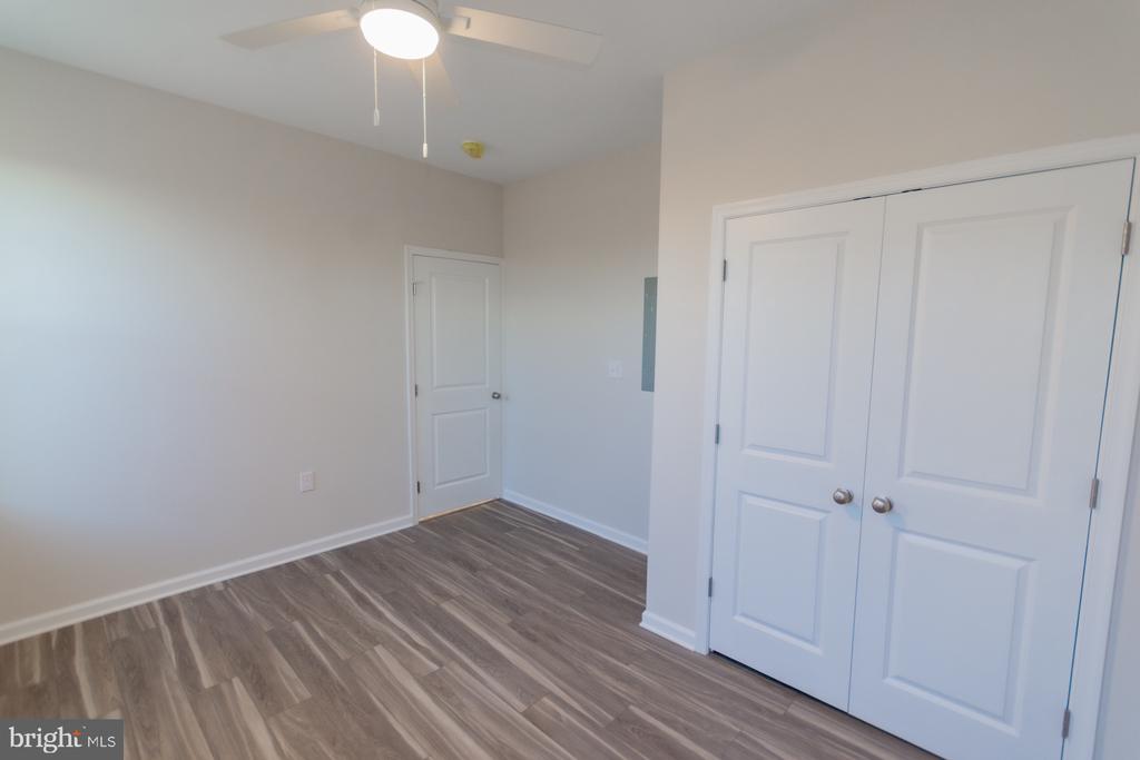 215 W KING STREET Unit: APT C