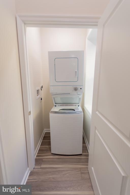 215 W KING STREET Unit: APT C