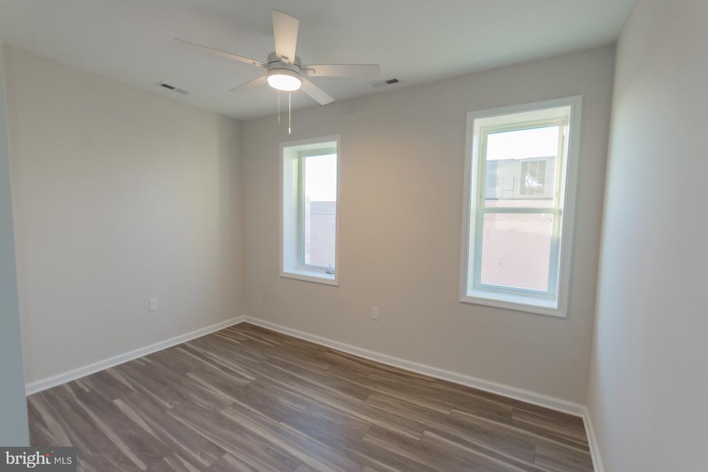 215 W KING STREET Unit: APT C