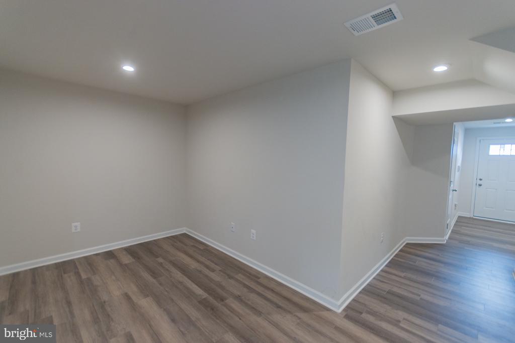 90 OGUNQUIT DRIVE