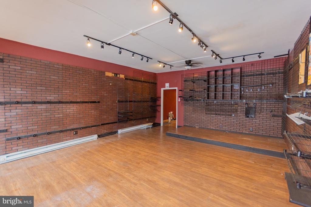 432 W MARTIN STREET