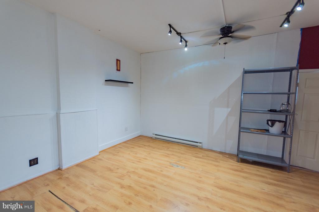 432 W MARTIN STREET